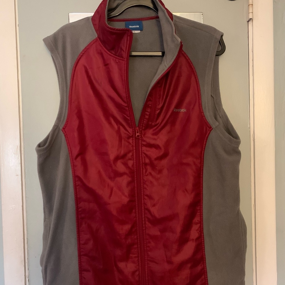NWOT Reebok Athletic SlvLess Zipper Front Vest, L